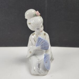 Vintage Porcelain Geisha Figurine Chinese  Original Stamp Décor